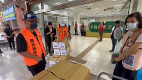 徐欣瑩,連署,罷免,罷團,拍照（圖／翻攝畫面）