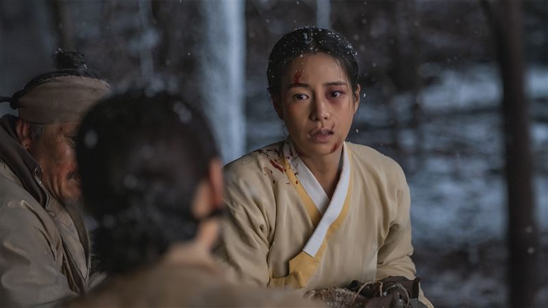 《黑暗榮耀》女星遭逼陪睡！氣炸潑尿反擊