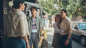 《成功路上》爆衝突！昆明(王識賢飾演)怒趕建中(李程彬飾演)出工廠。（圖／華視提供）