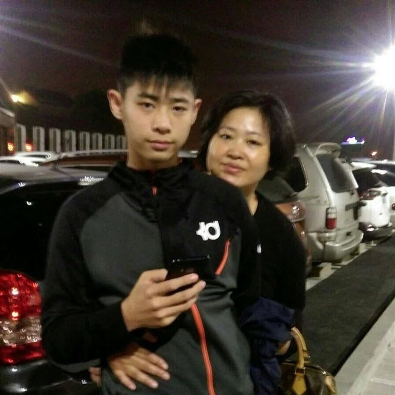 用籃球傾訴對媽媽的思念,台啤林信寬感恩珍惜所有的相逢,籃球路上全力以赴。(圖/翻攝自IG @i_0509)