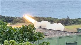 ▲「海馬士多管火箭系統」首次在台實彈射擊　。（圖／記者蘇晏男攝影）