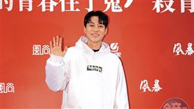 李唯楓近期不管是公事或私事都遭受打擊，讓他情緒陷低潮。