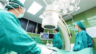 獨／中榮爆無照廠商執刀!行內醫1警世