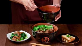 三商巧福國民牛肉麵大回饋，原汁牛肉麵、紅燒排骨飯特價109元，吃得飽又吃得巧（圖／業者提供）