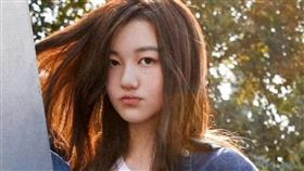 李嫣曾經飽受兔唇困擾。（圖／翻攝自微博）