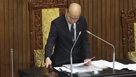 立院三讀刑法  韓國瑜敲槌立法院會13日三讀修正通過刑法部分條文，增訂妨害司法公正罪章、棄保潛逃罪、不法關說罪及提升脫逃罪法定刑等條文。圖為立法院長韓國瑜敲下議事槌。中央社記者吳家昇攝  114年5月13日
