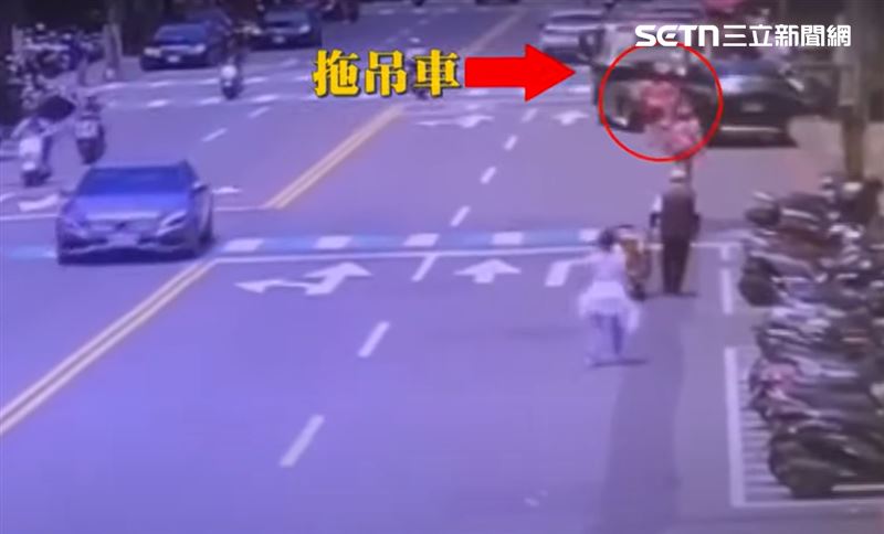 違停被拖…彰化女為車上1物百米狂追慘摔