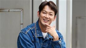 威廉被爆閃兵。（圖／翻攝自臉書）