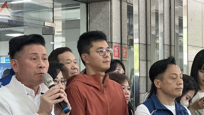 [討論] 李孝亮向民眾黨求助，國昌會出來幫忙嗎?