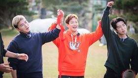 廖允杰（右起）跟威廉都是棒棒堂成員。（圖／翻攝自臉書）