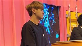 陳零九主持《娛樂百分百》。（圖／翻攝自臉書）