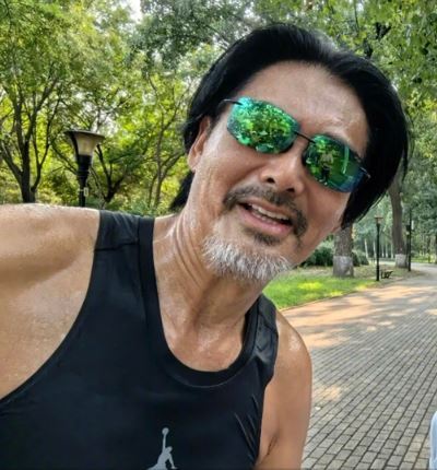 周潤發樣子老了許多!(圖/翻攝自微博)