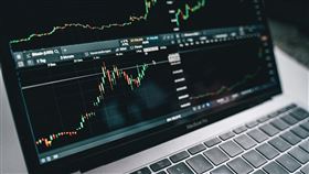 ▲台股今日紅盤開出，由權值股台積電撐盤演出。（示意圖／PEXELS ）