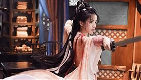 粉絲早就警告劇組李凱馨被助理爆料，不過劇組仍沒有要把她換掉的意思，如今終於爆發。（翻攝自赴山海官博）