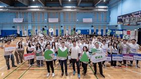 
▲國泰世華邀請擁有「不死鳥」封號的郭泓志（前中），分享自己在球場上經歷的挫折與堅持。（圖／國泰世華銀行提供）