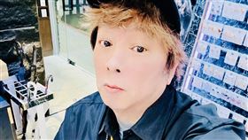 曹西平被潘若迪送紙紮錄影帶。（圖／翻攝臉書）