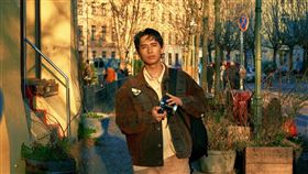 歌手柏霖PoLin以全新創作專輯《允許萬物破碎》，入圍第36屆金曲獎最佳華語男歌手（圖／索尼音樂提供）