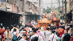 ▲徒步會香。（圖／翻攝自神龍鬧鎮粉絲專頁）