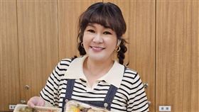 Vicky今天帶自家賣的「和平便當」來錄影。（圖／記者蔡維歆攝影）