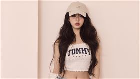 張員瑛擔任TOMMY JEANS 2025夏季品牌大使。（圖／品牌業者提供）