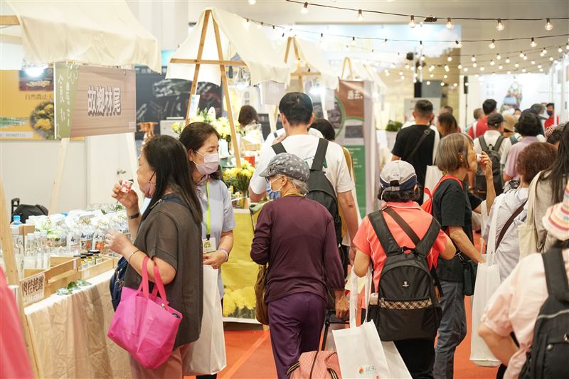 今年邀集近200家廠商、超過400個攤位,透過多元主題展區,推廣蔬食文化。(圖/中華福報生活推廣協會提供)