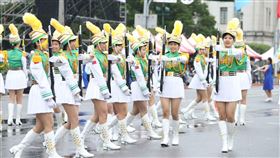 國慶大會表演，北一女儀隊（圖／記者邱榮吉攝影）