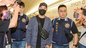 男星大根（黃亮鈞）閃兵從泰國返台被逮，15日凌晨以20萬元交保。（圖／報系資料照）

