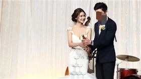 Mandy（馬筱梅）的前夫Robert（右）被葛姓名嘴在臉書上直指他利用造假體檢躲兵役。（翻攝自鄭揚融IG）