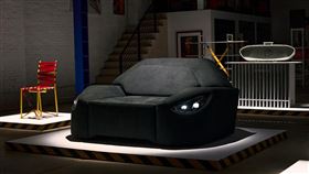 ▲MSCHF與Mercedes-AMG聯手打造藝術家具。（圖／翻攝MSCHF）