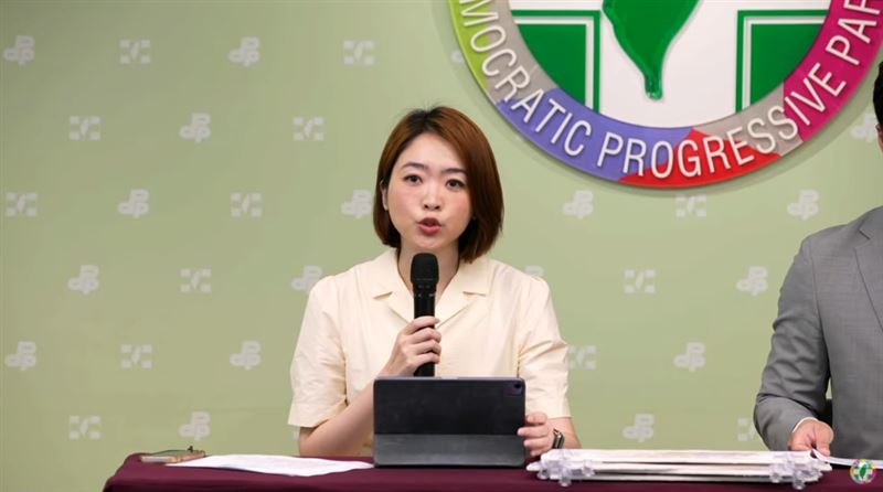 民進黨發言人韓瑩今（22）日表示，國民黨立委罷免案是由民間自主發起的公民運動，呼籲國民黨不要一直想抹黑牽拖。（資料照／翻攝自民主進步黨YT）