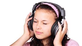 閉眼,聽音樂,享受（圖／翻攝自pixabay）