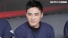 是元介被網友點名沒當兵，發文回嗆「老子是你學長」。（圖／記者趙于瑩攝影）