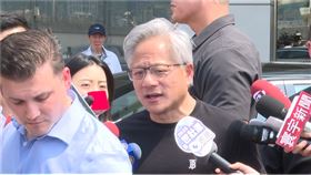 ▲黃仁勳沒穿最愛皮衣外套？他親曝「皮衣出走記」　已親送給了皇室成員（圖／三立電視台） 