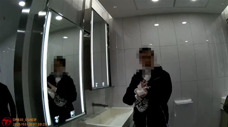 黃姓男子欠債500萬被逼著到柬埔寨工作,最後趁上廁所時求救。(圖/翻攝畫面)