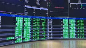 ▲中環2025年第一季營收17.9億元，仍因投資損失出現虧損，稅前淨損逾11億元，每股虧損1.01元。但中環仍積極購入、處分各檔股票。（圖／記者師瑞德攝影）