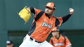 ▲統一獅洋投蒙德茲繳出6.1局好投。（圖／統一獅提供） 