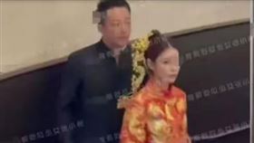 汪小菲與Mamdy婚禮現場被拍。（翻攝自微博）