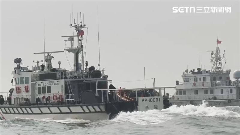 海巡署巡防艇驅離越界的中國海警船。（圖／翻攝畫面）