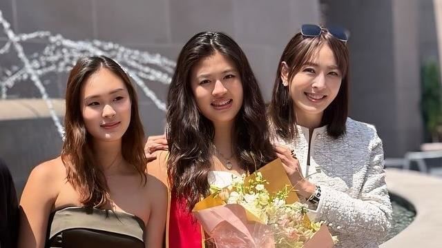 賈永婕赴美哭了 女兒逆天長腿合照像姊妹