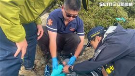 ▲男山友攀登合歡北峰時摔斷左手腕。（圖／翻攝畫面）