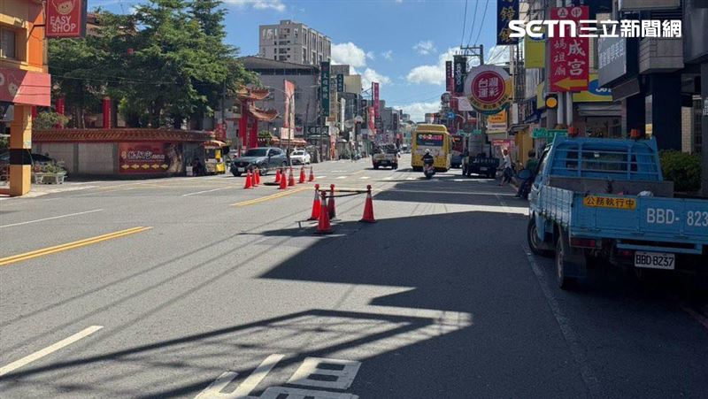 高雄市鳳山五甲今(18)日無預警出現多區水壓異常情況。(圖/翻攝畫面)