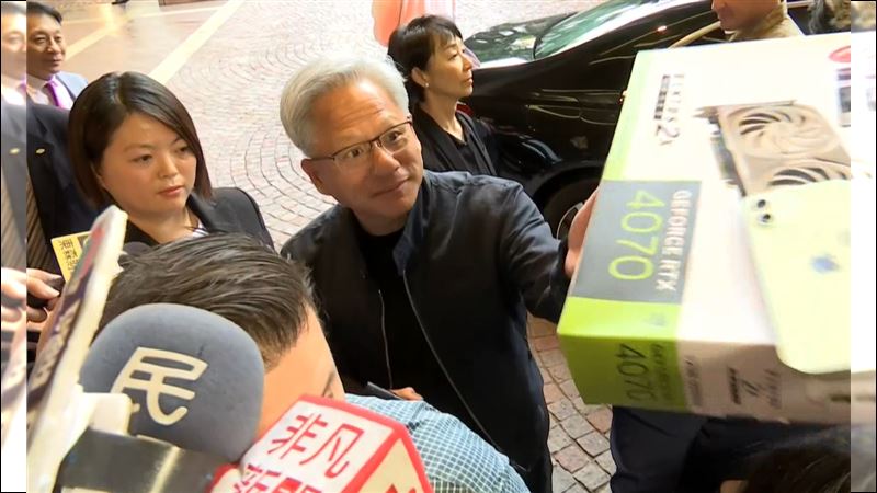 黃仁勳明見張忠謀　今晚彩排坦言：好緊張