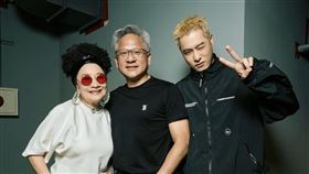 周湯豪和比莉現身世壯運，後台巧遇黃仁勳（圖／環球音樂提供）