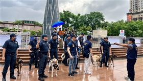 警方此次還特地出動警犬隊，來維護晚會運作。（圖／警方提供）