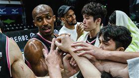 ▲台啤雲豹在克羅馬大三元帶領下擊敗夢想家，也成功晉級季後跳站賽。（圖／台啤雲豹提供） 