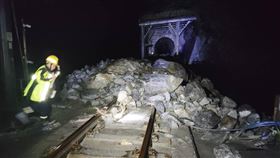 不讓花東成孤島 交通部啟動海陸空運跨運具聯防 圖/台鐵提供