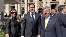 陳建仁出席教宗就職 與盧比歐合影前副總統陳建仁（右1）18日以總統特使身分出席新任教宗良十四世（Pope Leo XIV）就職典禮，於會場與美國國務卿盧比歐（Marco Rubio，右2）互動合影。（外交部提供）中央社記者楊堯茹傳真 114年5月18日