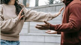 尼克加蘭特（Nick Galante）在40歲生日的派對公開指控妻子薩曼莎埃格斯（Samantha Egues）不忠。（示意圖／翻攝Pexels）