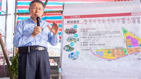 陳智菡說，照片是2022年柯文哲帶著彭振聲、黃珊珊副市長等人多次到北士科工地視察。（圖／翻攝自陳智菡臉書）

