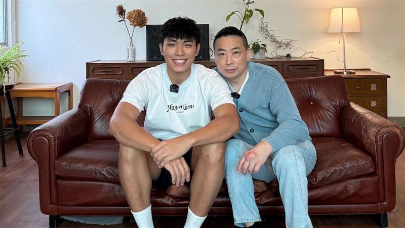 王ADEN媽媽胃癌病逝　催淚故事逼哭10萬人